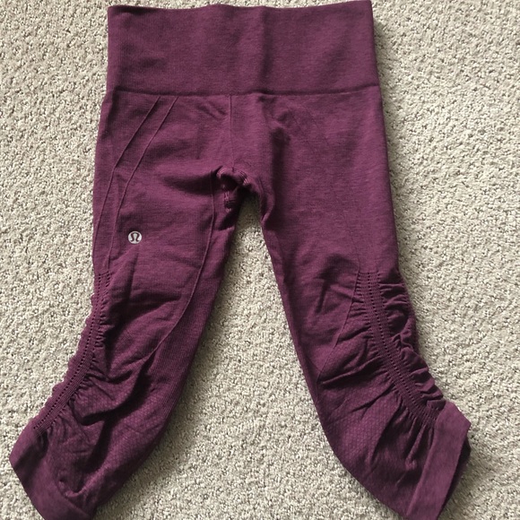 Lululemon capris. Size 2 - Picture 2 of 2